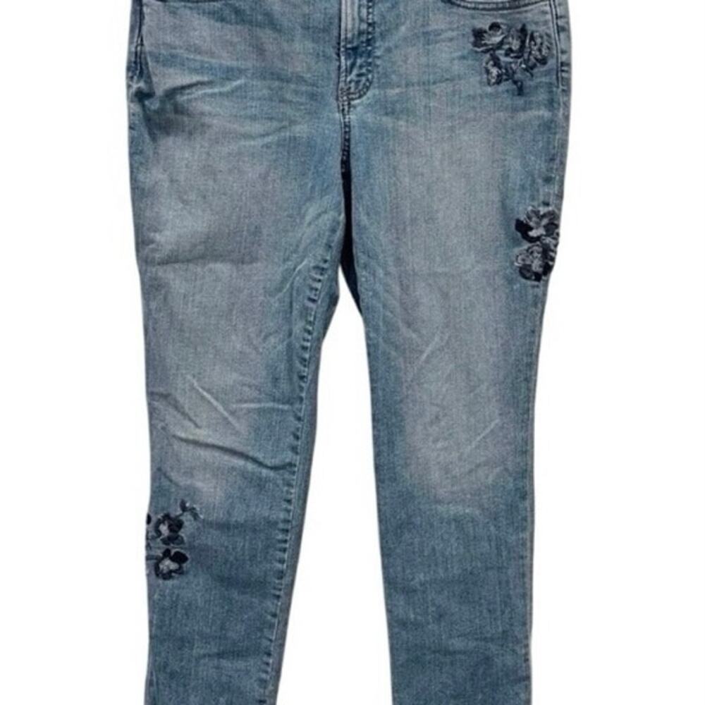 NYDJ Boyfriend Jeans Women Size 12 Blue Denim with Flower Embroidered 5 Pocket - Picture 2 of 13